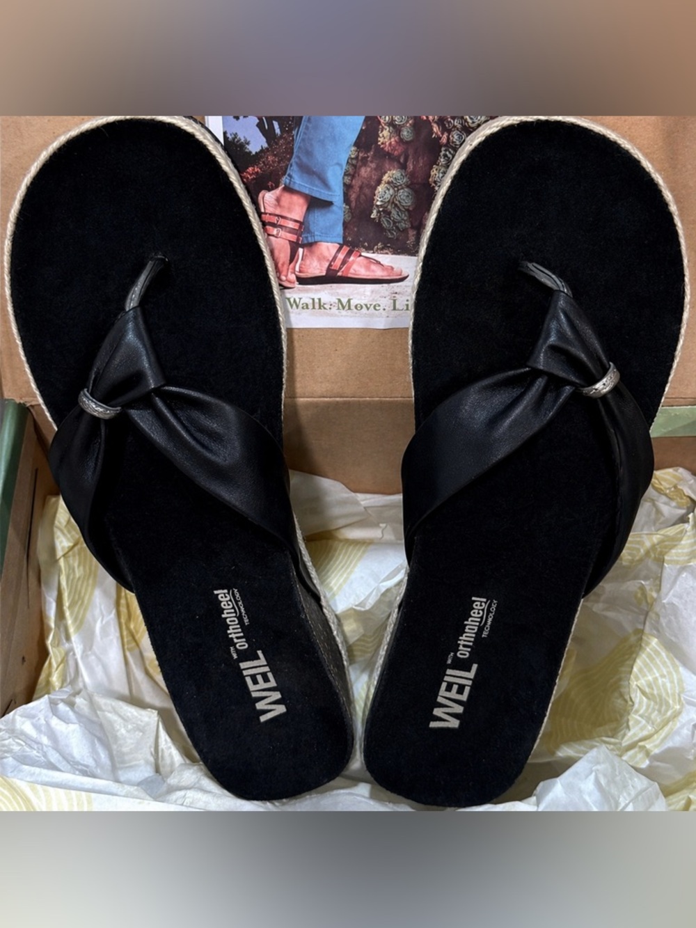 Black Sandals Classic Thong Design